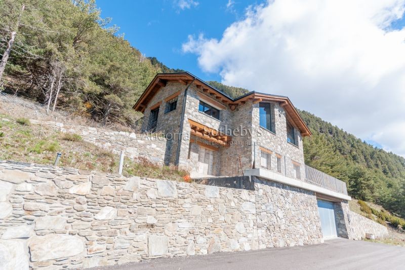 buy house chalet in Vila, Andorra real estate agency vila, encamp, andorra